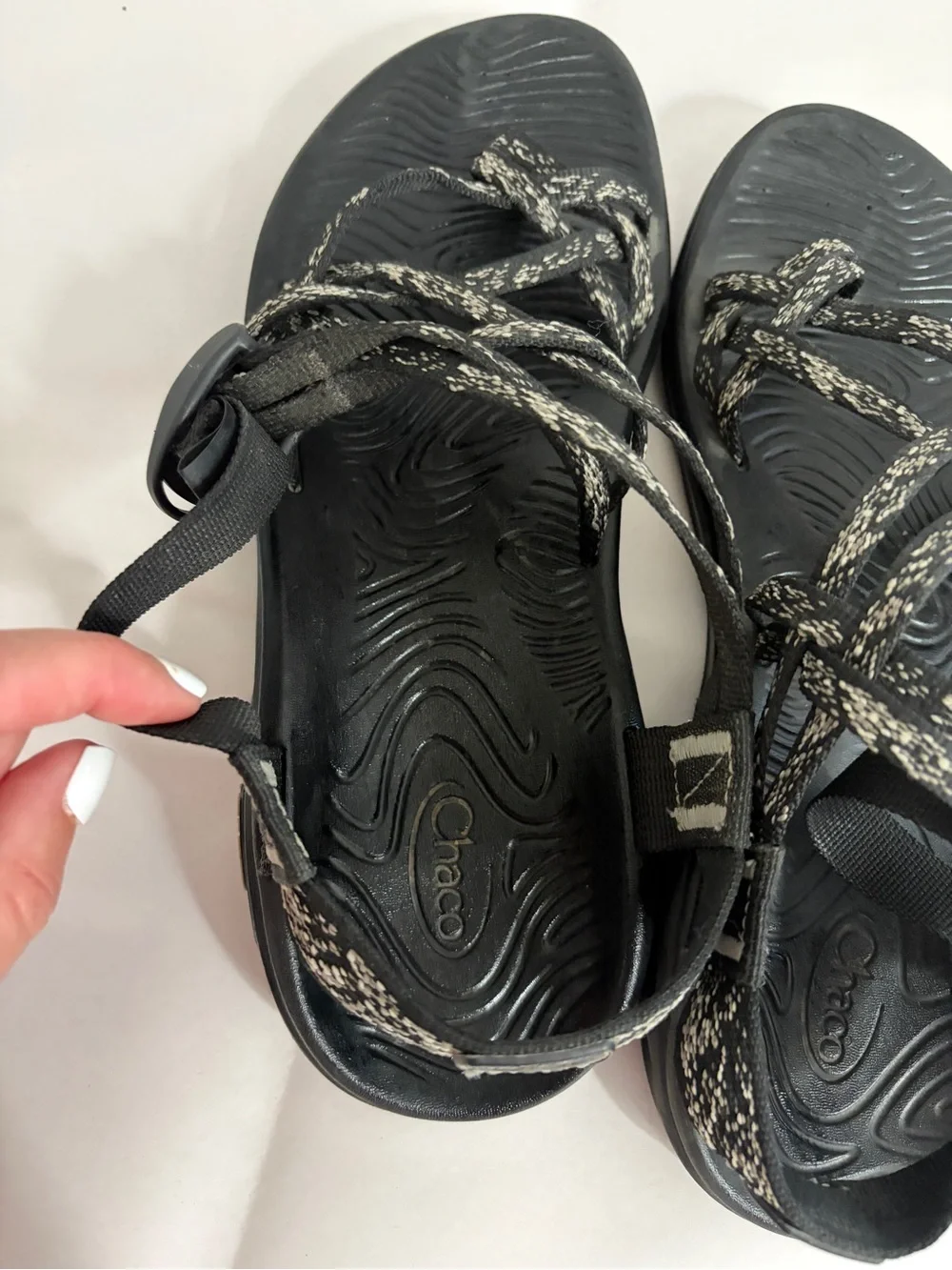 Chaco Women’s Size 10 Black Strappy Sport Sandals Adjustable Outdoor Hiking